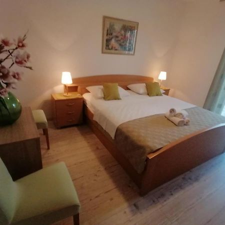 Apartmani Niki Hvar フヴァル エクステリア 写真