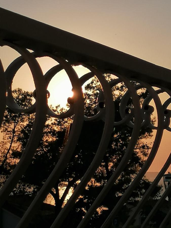 Apartmani Niki Hvar フヴァル エクステリア 写真