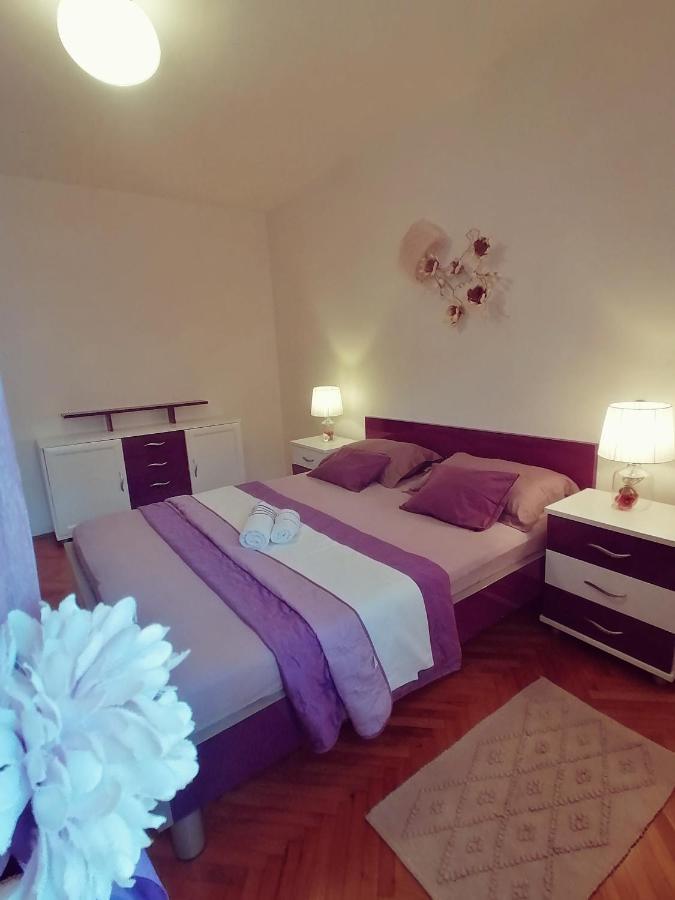 Apartmani Niki Hvar フヴァル エクステリア 写真