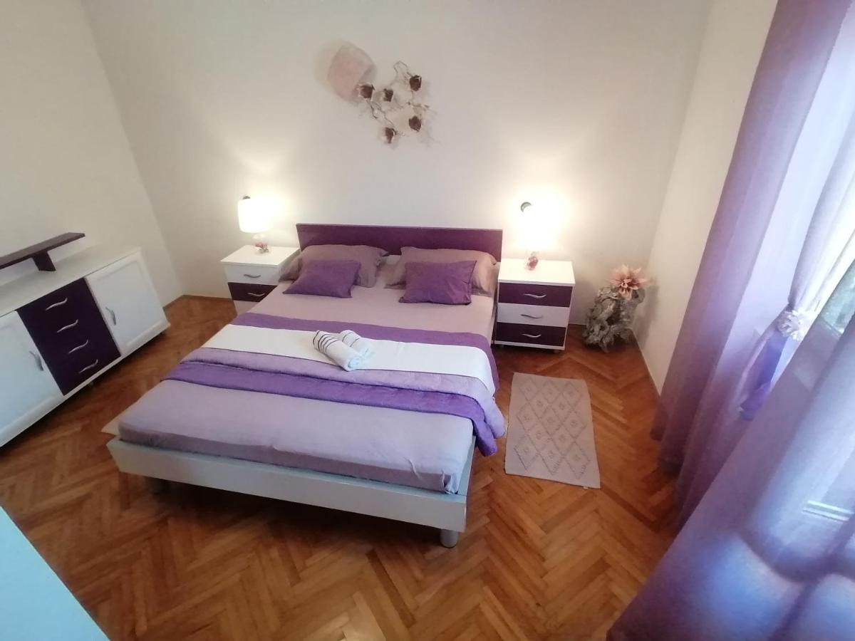 Apartmani Niki Hvar フヴァル エクステリア 写真