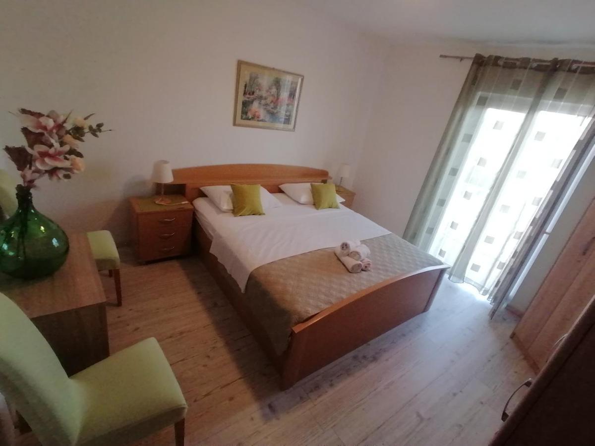 Apartmani Niki Hvar フヴァル エクステリア 写真