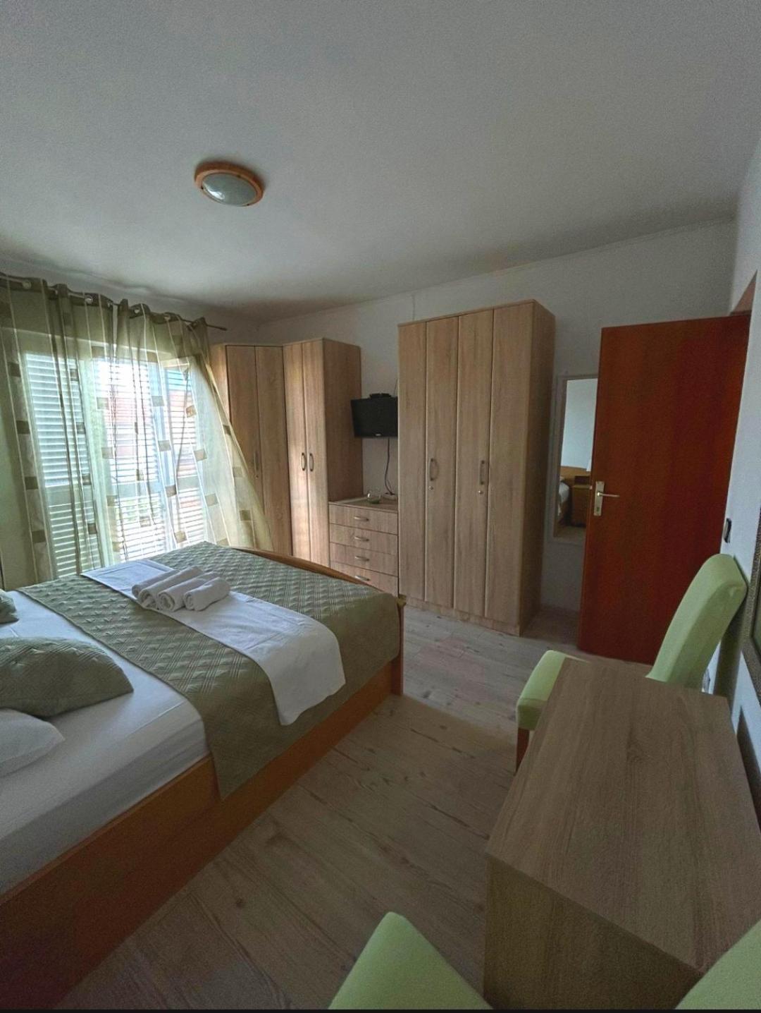 Apartmani Niki Hvar フヴァル エクステリア 写真