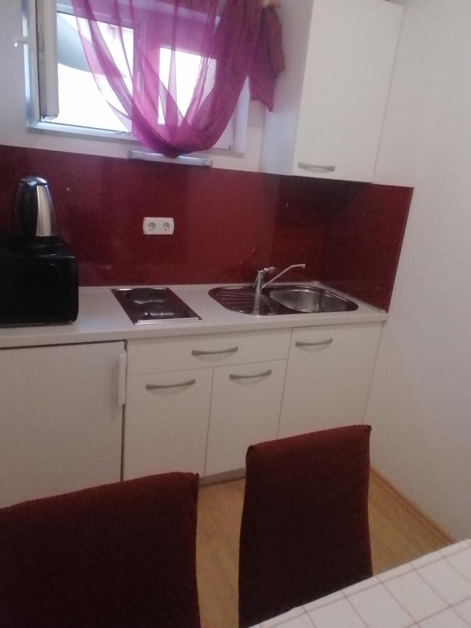 Apartmani Niki Hvar フヴァル エクステリア 写真