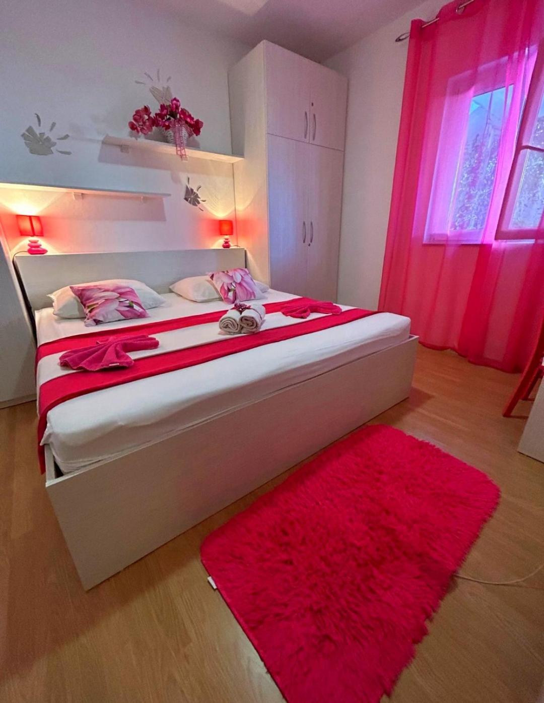Apartmani Niki Hvar フヴァル エクステリア 写真
