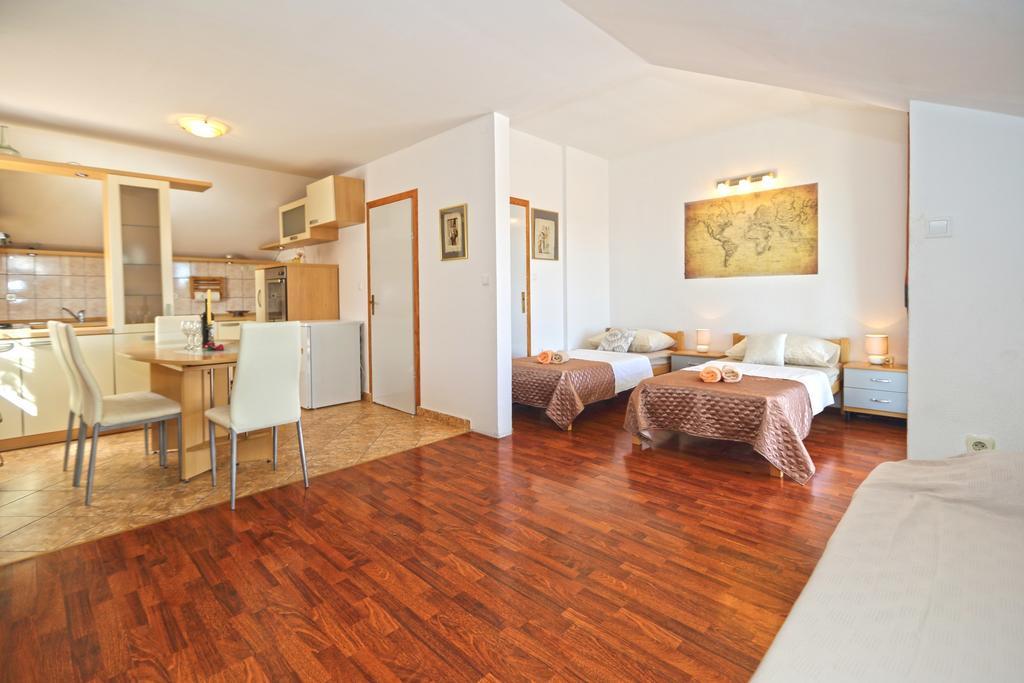 Apartmani Niki Hvar フヴァル 部屋 写真